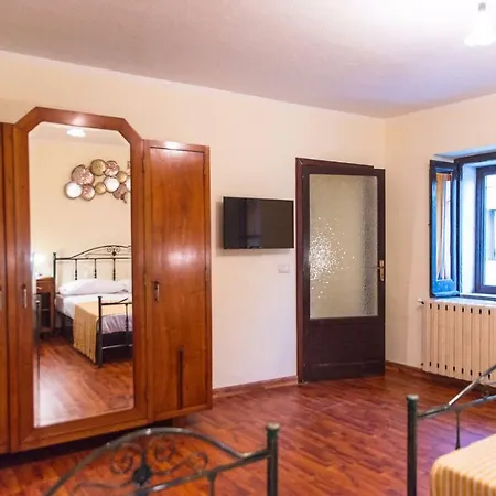 Semesterbostad La Terrazza Sui Maraschi 5 *